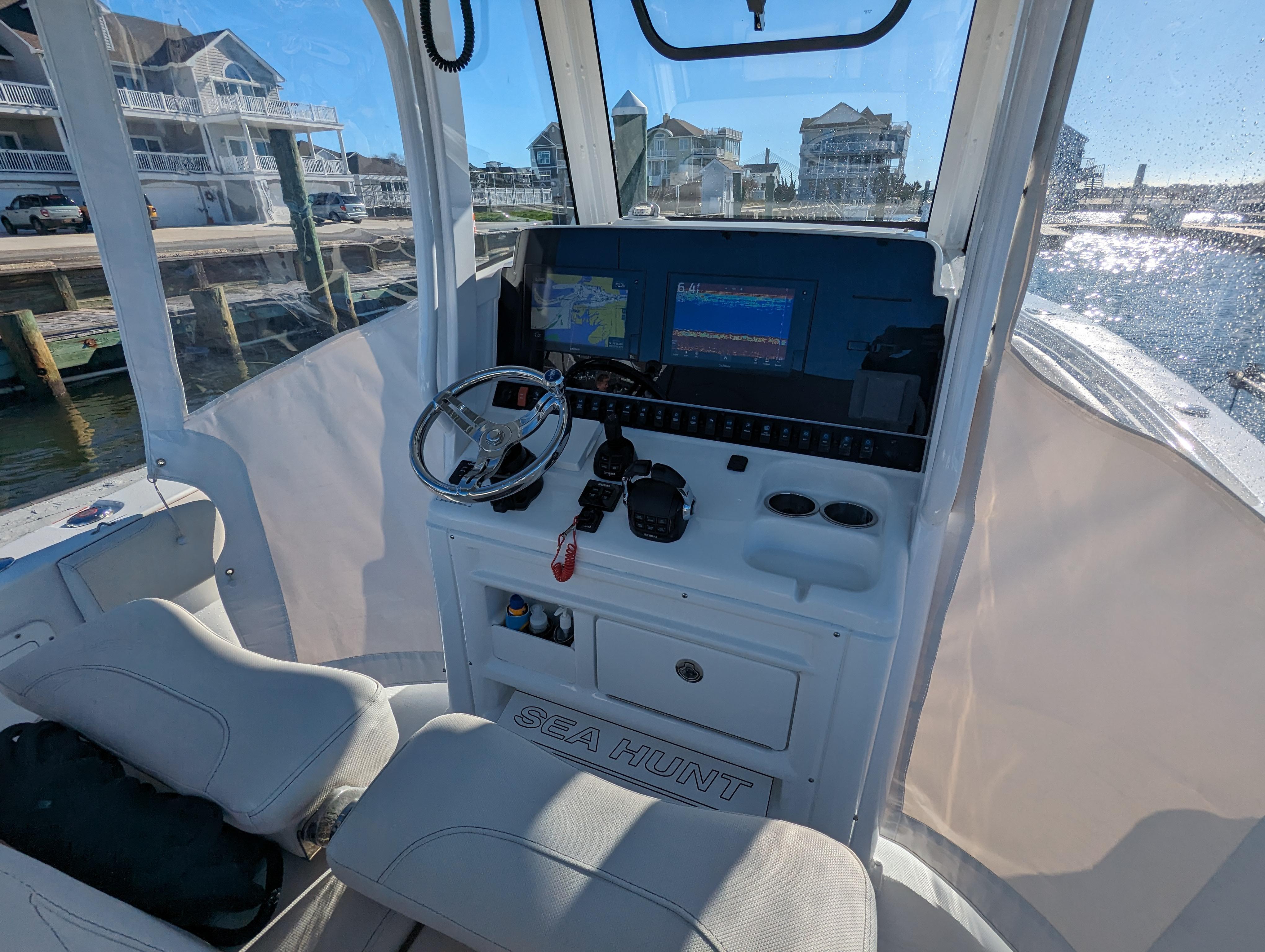 2020 Sea Hunt Gamefish 30 Forward Seating