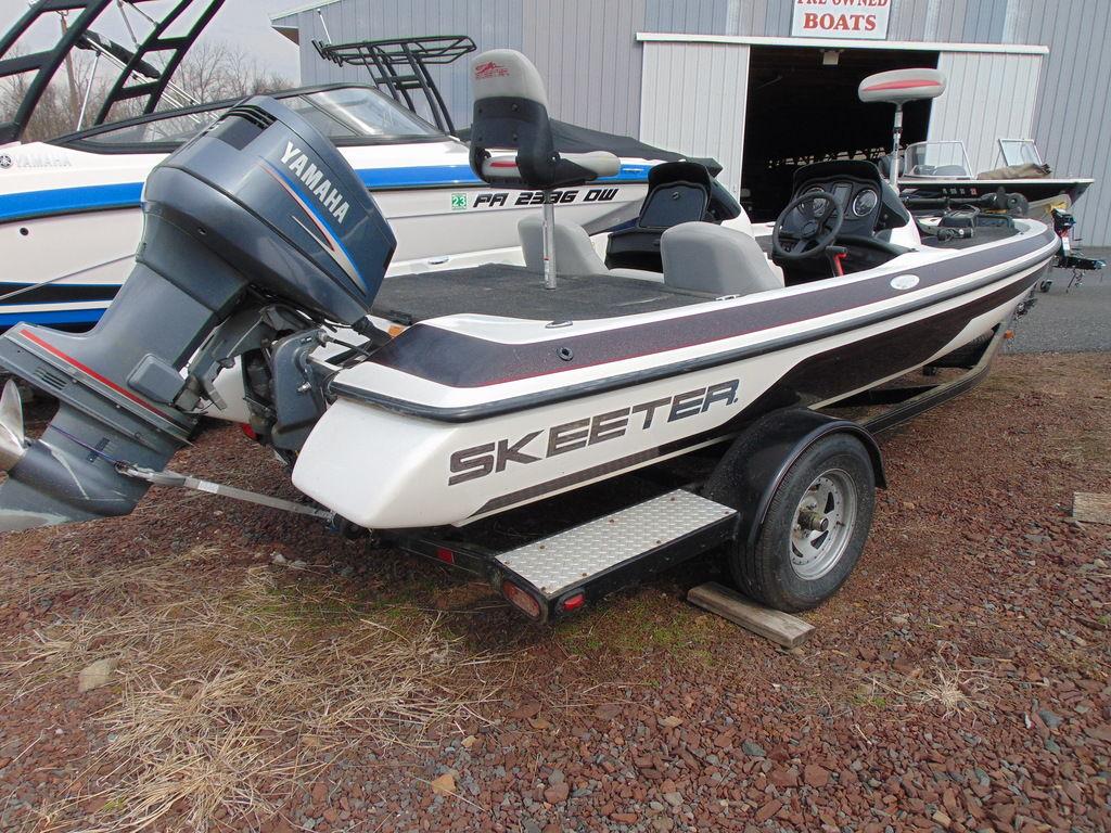 Skeeter butt seat and power pedestal NEW - Classified Ads