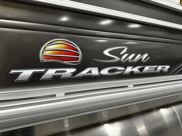 2024 Sun Tracker Party Barge 20 DLX