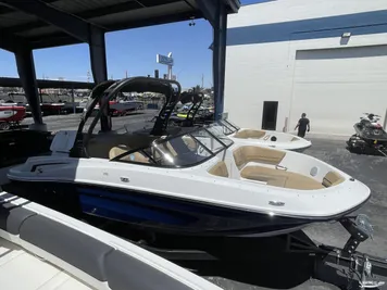 2024 Bayliner VR5