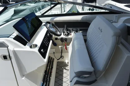 2024 Sea Ray 310 SLX Outboard