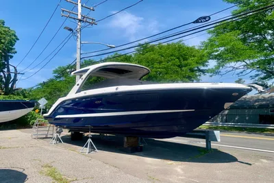 2024 Sea Ray 310 SLX Outboard