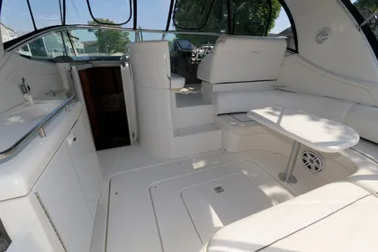 2007 Cruisers Yachts 370 Express