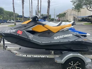 2019 Sea-Doo Waverunner Spark 2-Up Rotax 900 H.O ACE IBR & CONV