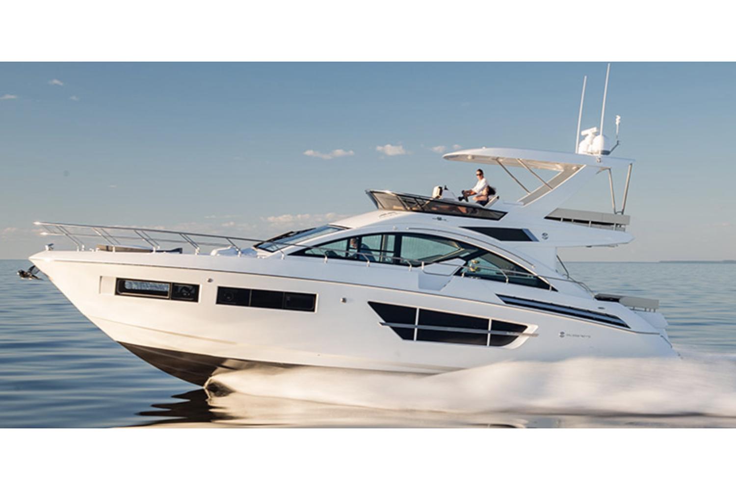2024 Cruisers Yachts 60 Fly