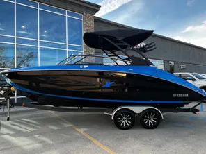 2024 Yamaha Boats 255 XD