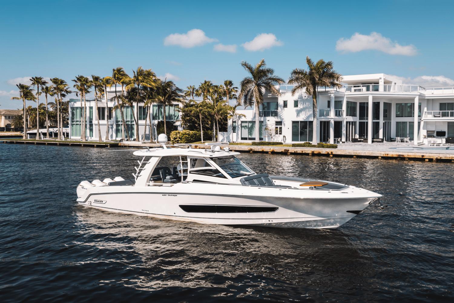 2021 Boston Whaler 420 Outrage