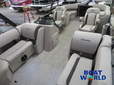 2024 Bentley Pontoons Legacy 220 Navigator Quad Lounge Pontoon & Honda 4