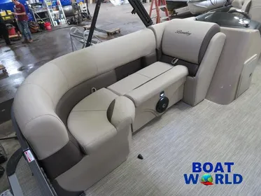 2024 Bentley Pontoons Legacy 220 Navigator Quad Lounge Pontoon & Honda 4