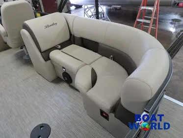 2024 Bentley Pontoons Legacy 220 Navigator Quad Lounge Pontoon & Honda 4