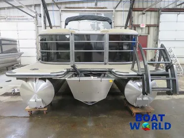 2024 Bentley Pontoons Legacy 220 Navigator Quad Lounge Pontoon & Honda 4