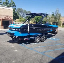 2014 Malibu Wakesetter 22 MXZ