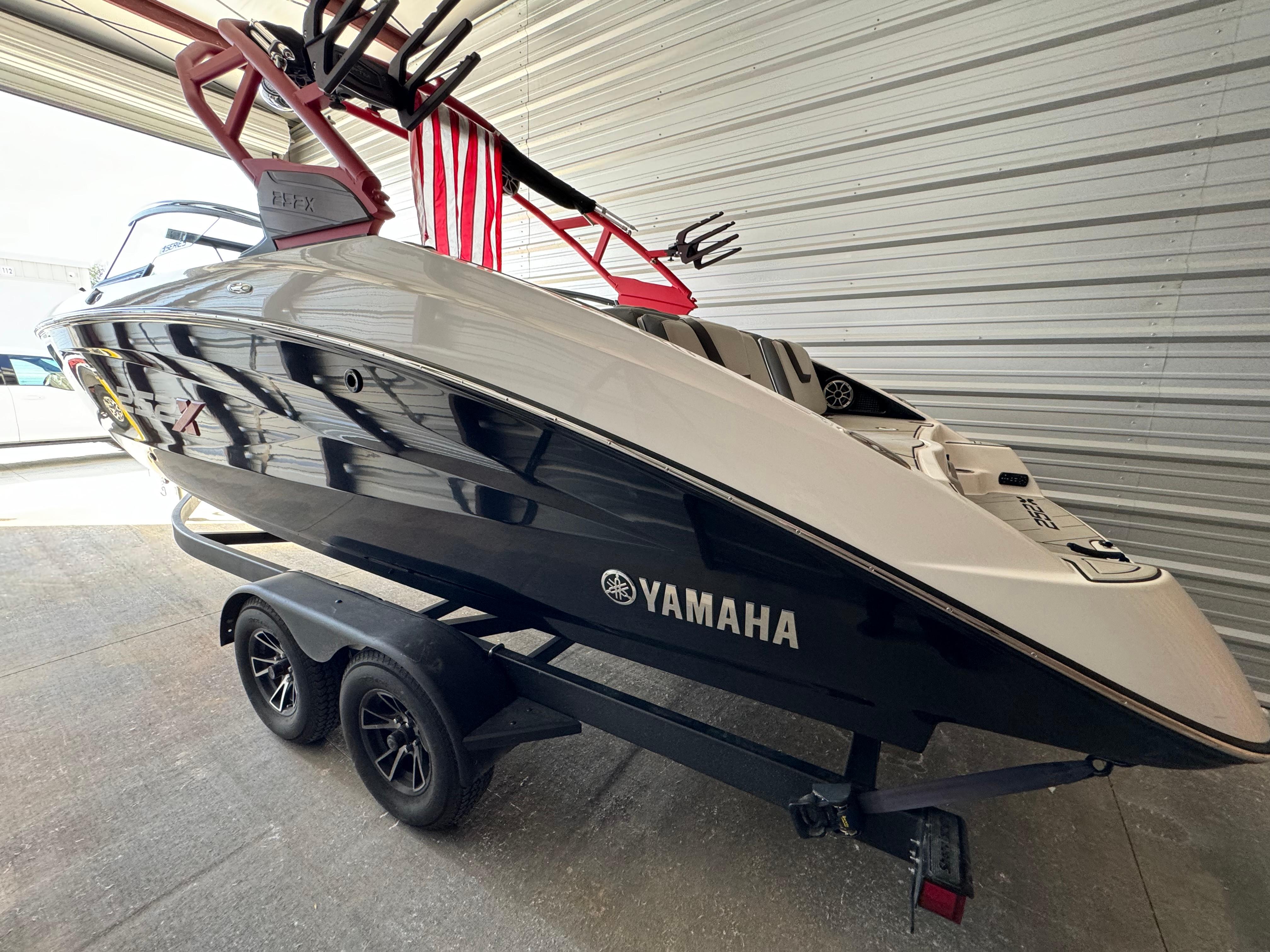 2022 Yamaha Boats 252XE