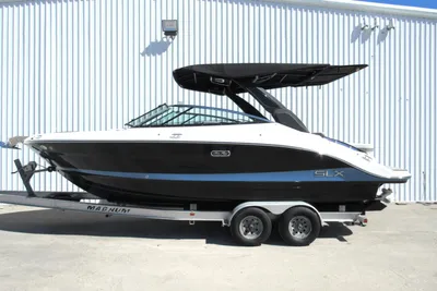 2024 Sea Ray SLX 260