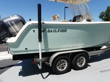 2019 Sailfish 241 CC