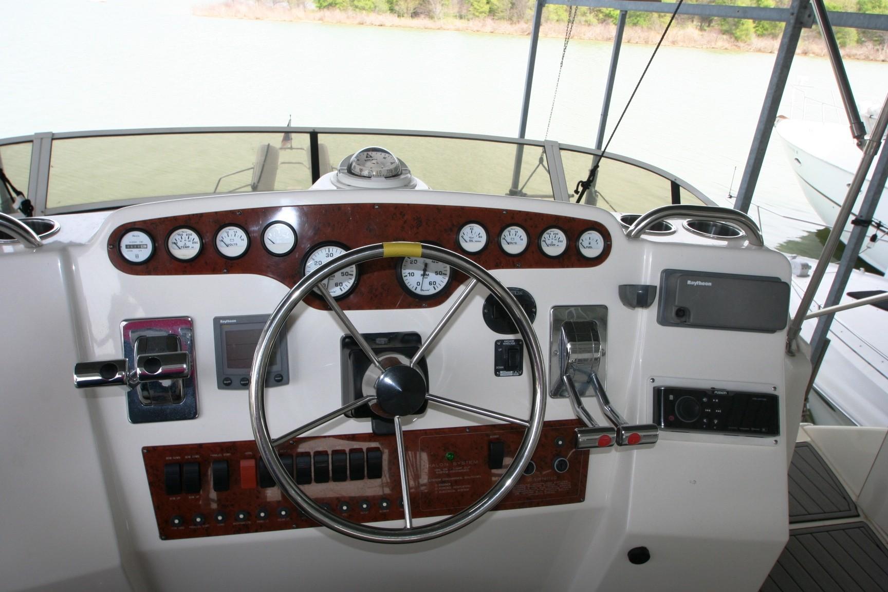 2000 Silverton 392 Motor Yacht