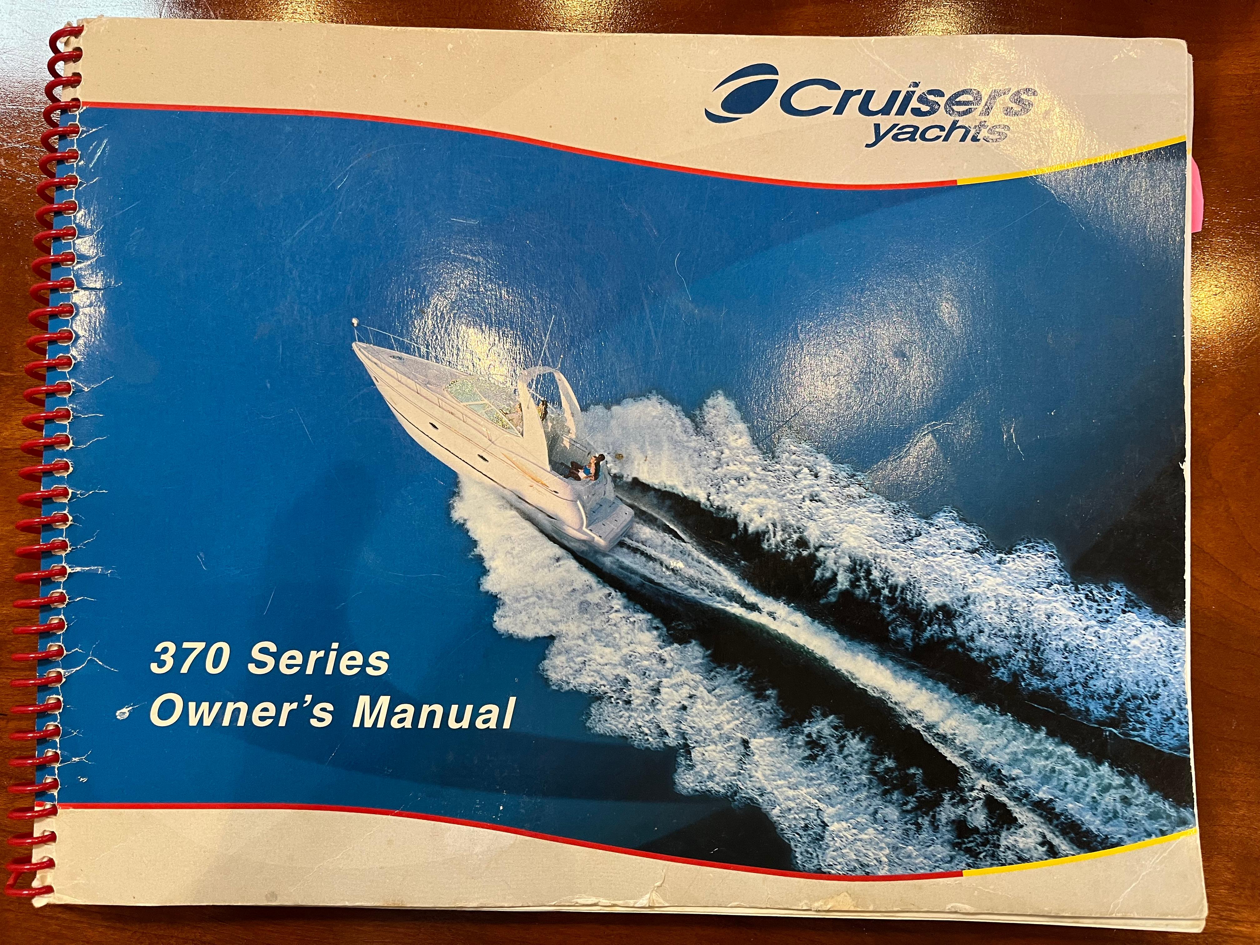 2004 Cruisers Yachts 370 Express