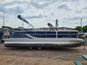 2013 South Bay 522SL With A 50HP Yamaha Motor