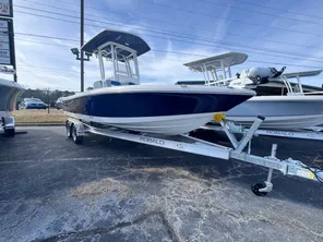 2024 Robalo 226 Cayman