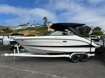 2024 Sea Ray SLX 260