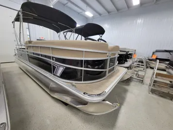 2023 SunChaser Vista 22 Fish