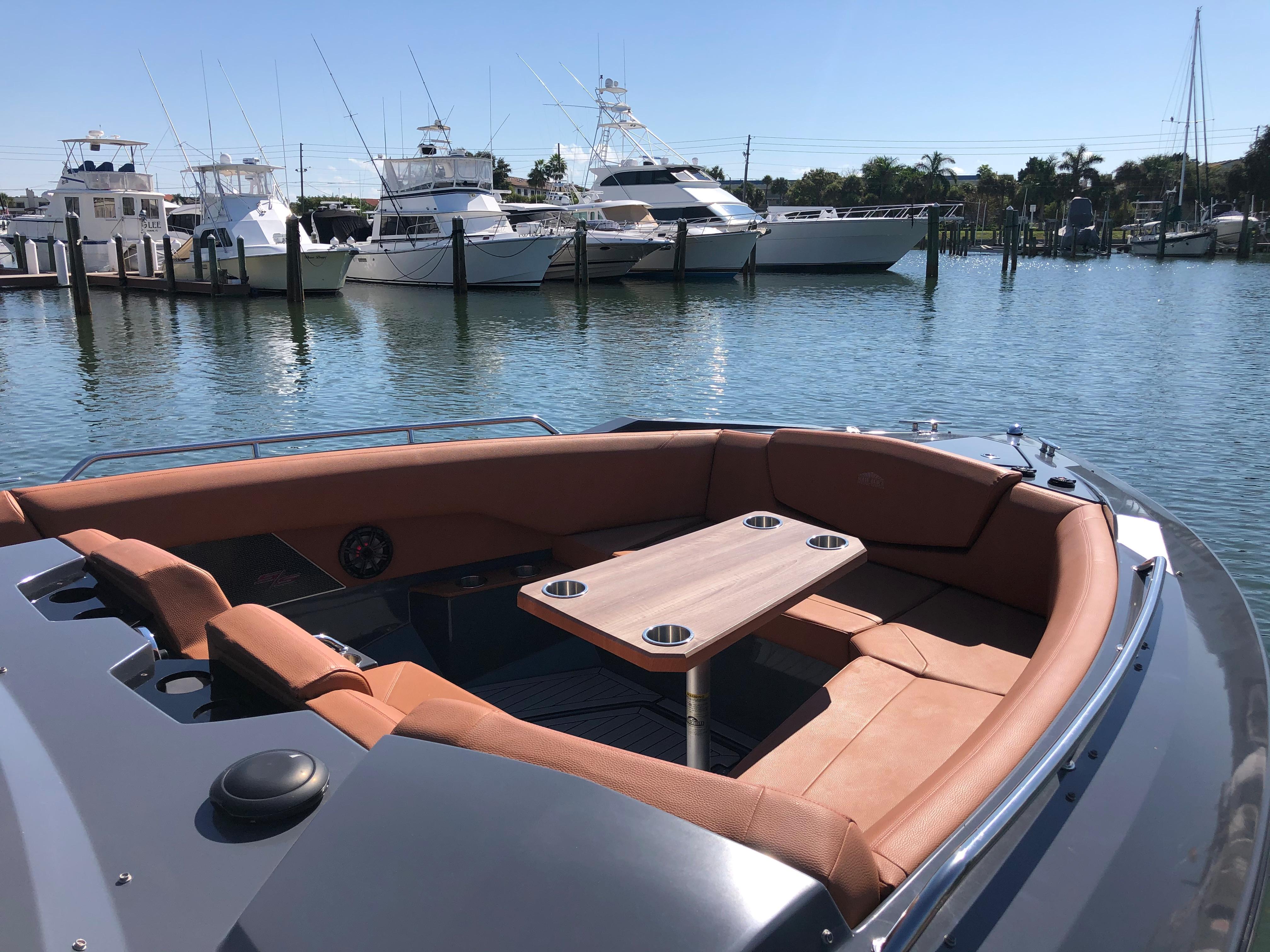 2017 Cruisers 338 South Beach - Happy Ours - Bow Seating