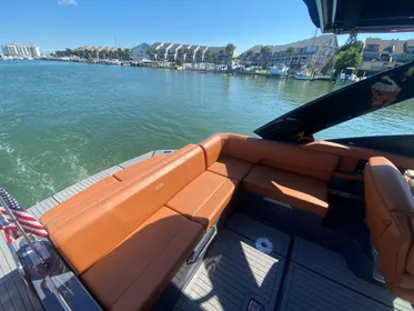 2017 Cruisers 338 South Beach - Happy Ours - Cockpit