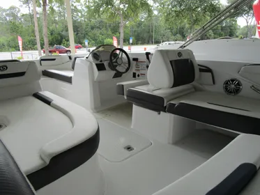 2023 Hurricane SunDeck Sport 205 OB