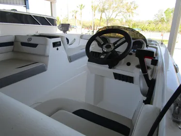 2023 Hurricane SunDeck Sport 185 OB