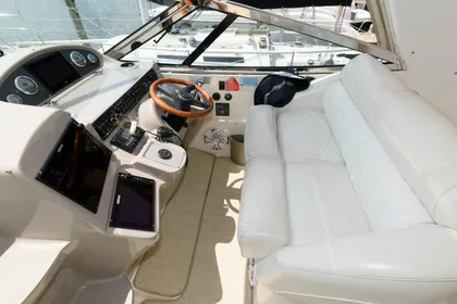 2003 Cruisers Yachts 3870 Express