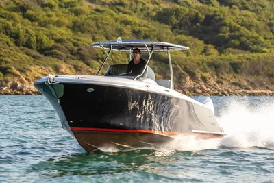 2024 Comitti ISOLA 33 T-Top Outboard