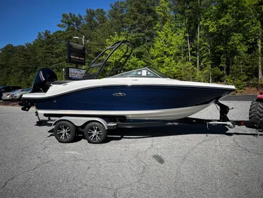 2024 Sea Ray SPX 190 Outboard