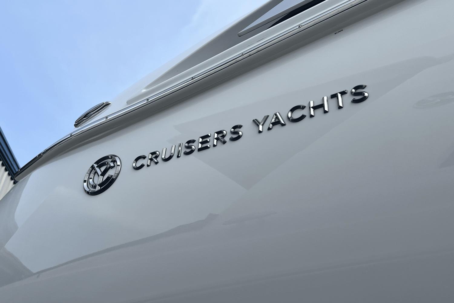 2024 Cruisers Yachts 42 Cantius