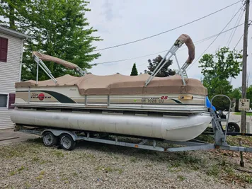 2000 Sun Tracker PARTY BARGE 25 Regency Edition
