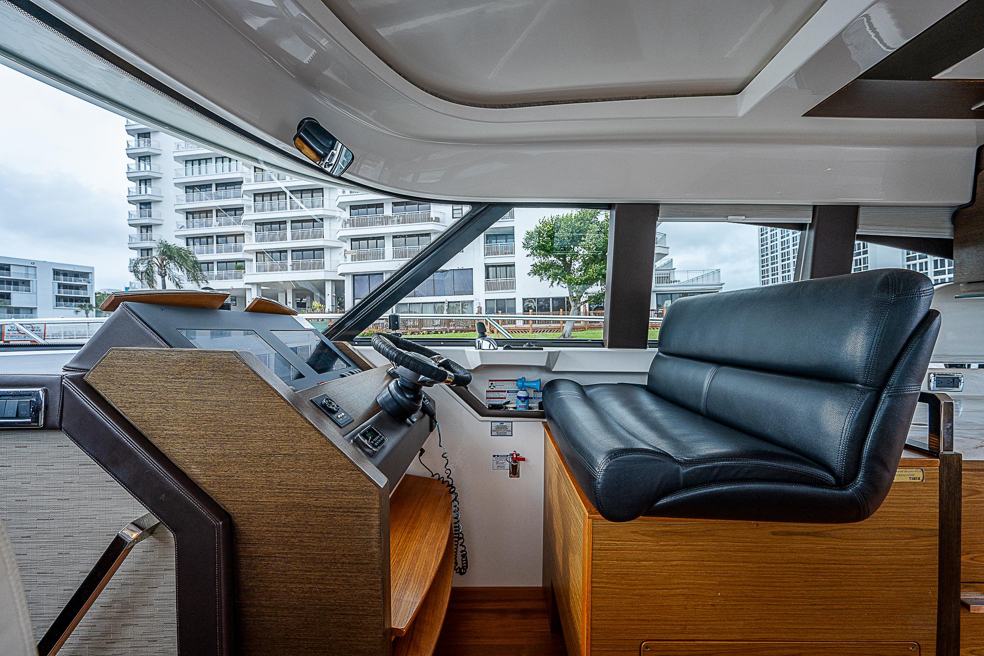 2015 Tiara Yachts C44 Coupe