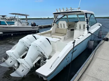 2018 Pursuit DC 325 Dual Console