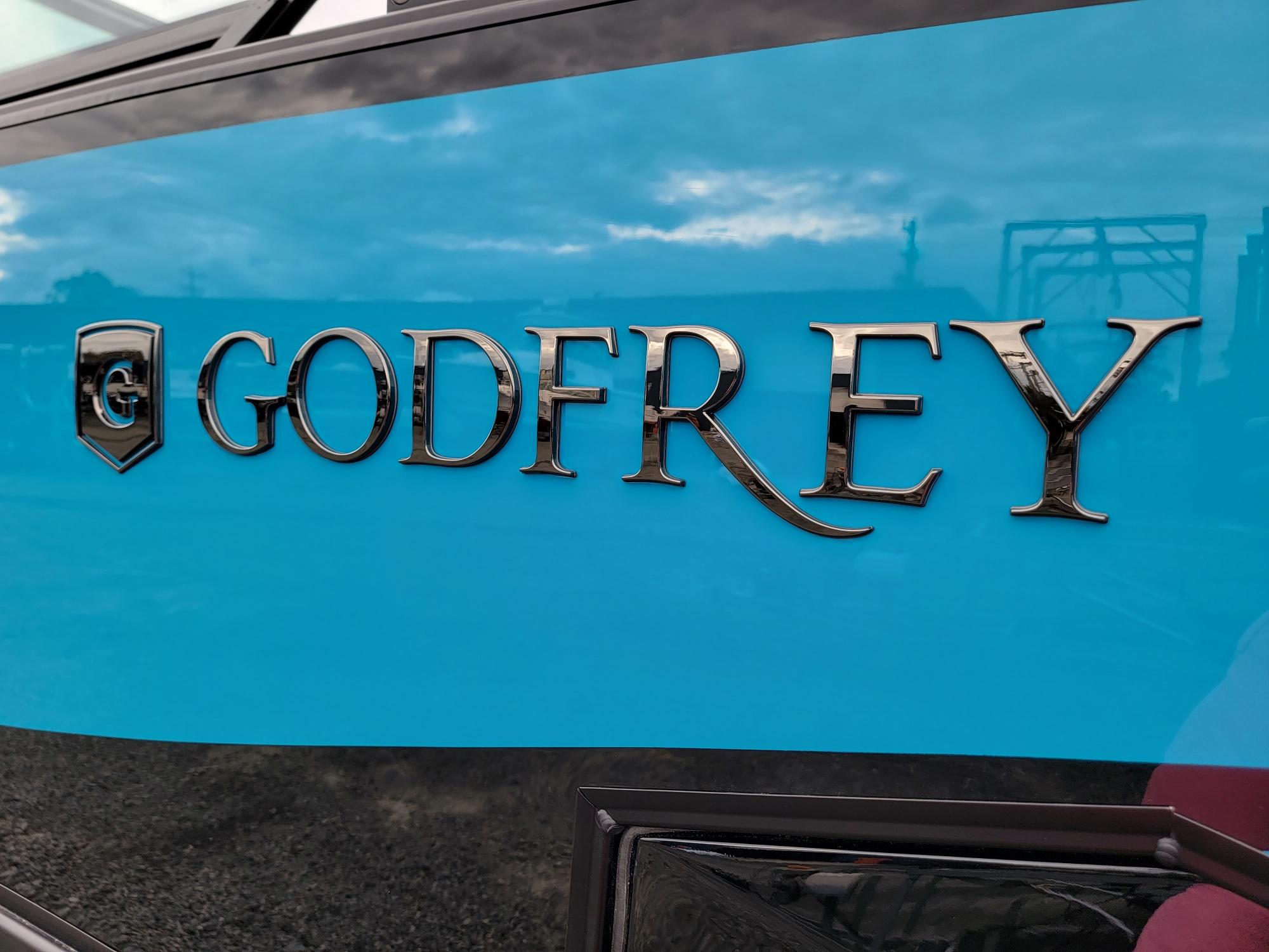 2024 Godfrey XP2500W