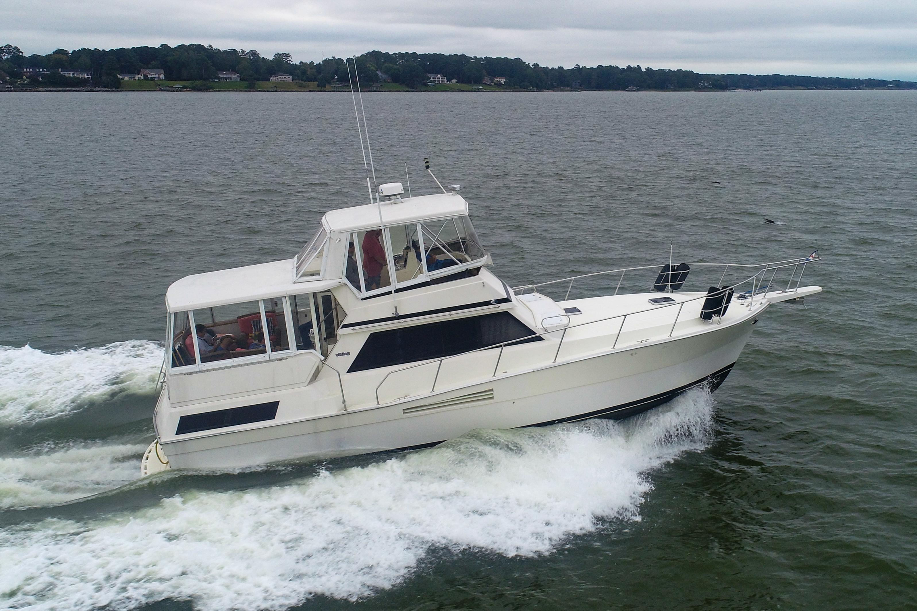 1990 Viking 44 Motor Yacht