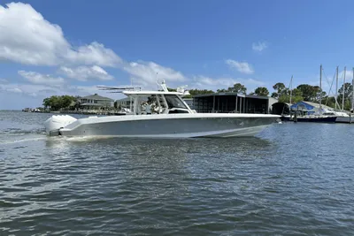 2021 Boston Whaler 380 Outrage