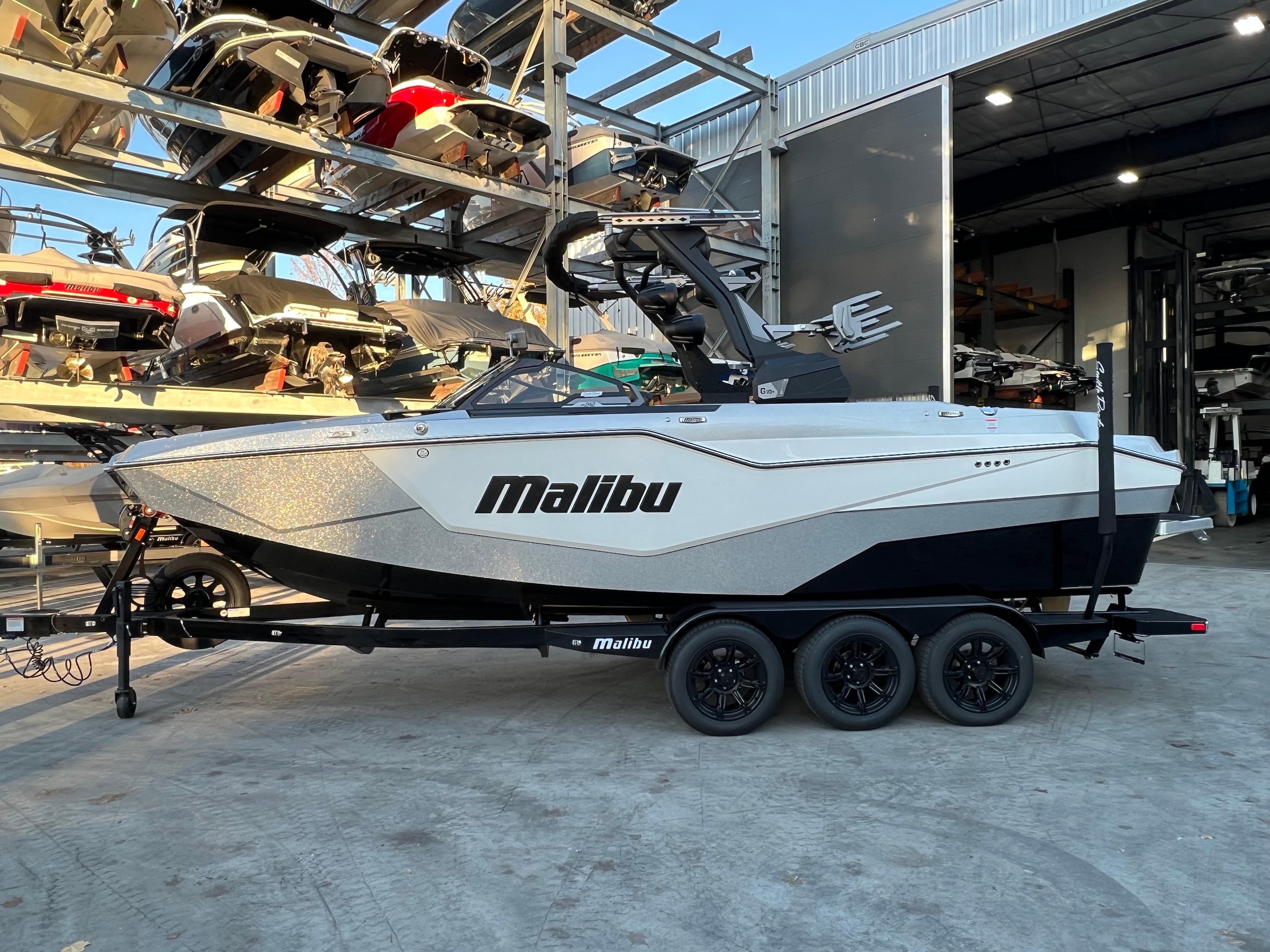 New 2024 Malibu M242, 98105 Seattle Boat Trader