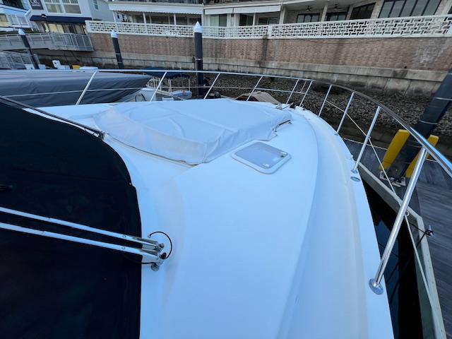 2020 Riviera 5400 Sport Yacht