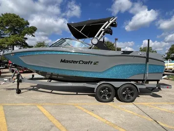 2024 MasterCraft XT22