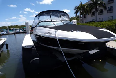 2017 Sea Ray 240sdx