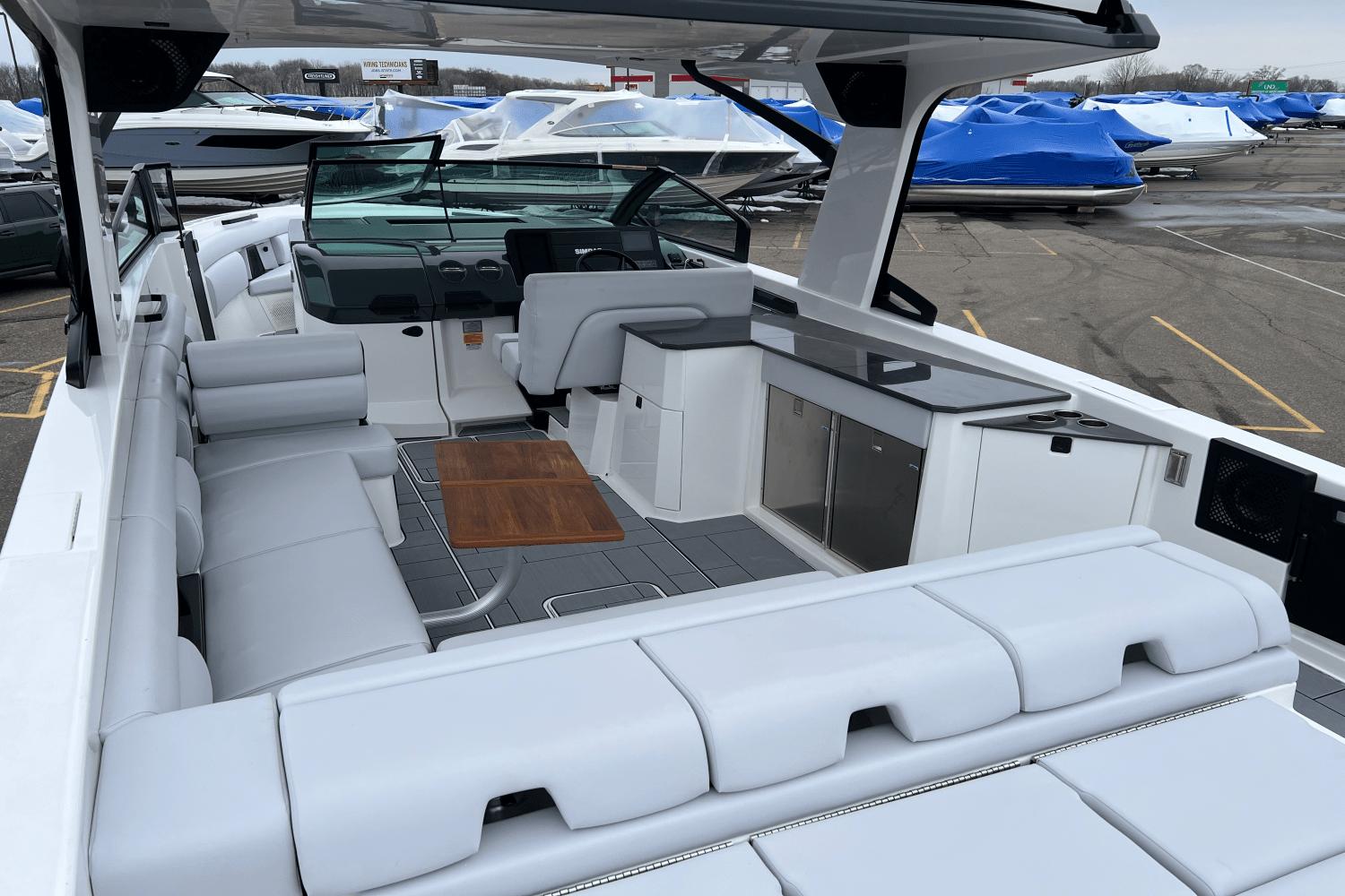 New 2024 Aviara AV36, 55374 Rogers - Boat Trader