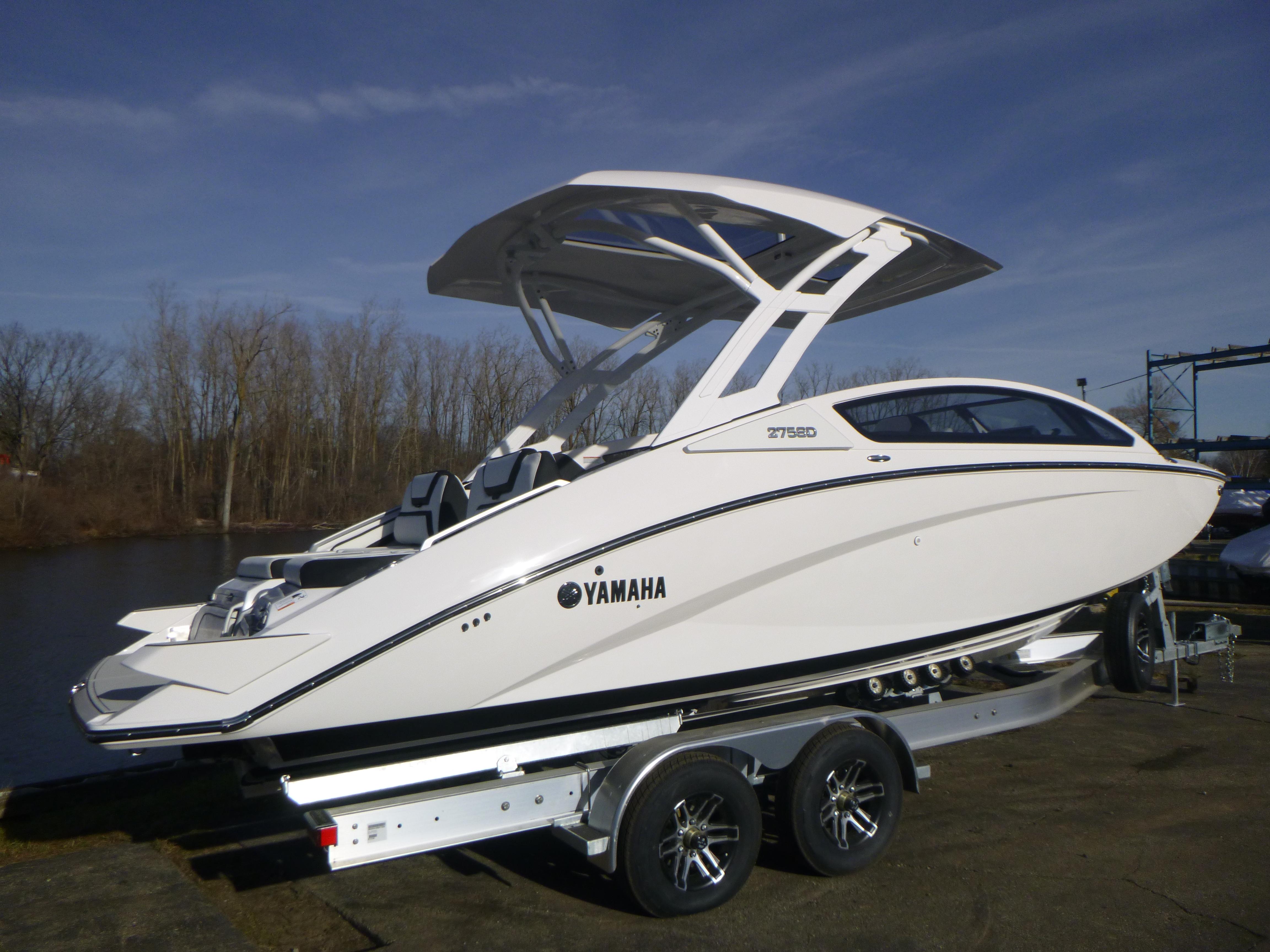 2024 Yamaha Boats 275 SD