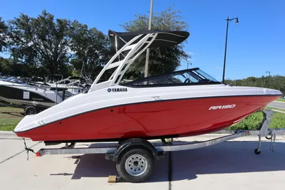 2024 Yamaha Boats AR190