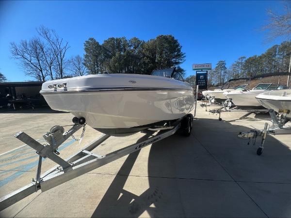 Used 2021 Bayliner DX 2200, 30241 Lagrange - Boat Trader