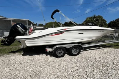 2019 Sea Ray 210 SPO