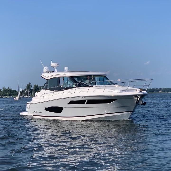 Used 2021 Regal 38 XO, 02818 East Greenwich - Boat Trader