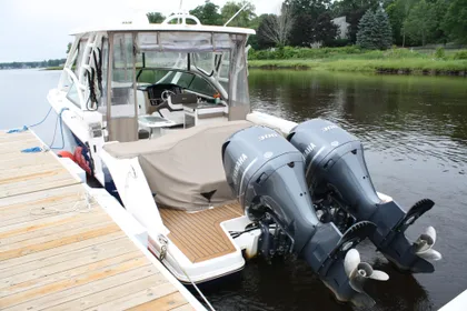 2020 Robalo R317 Dual Console